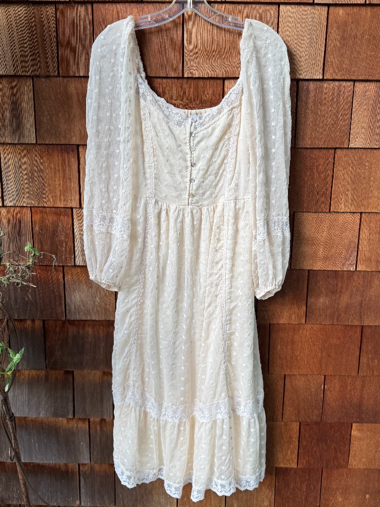 A Collective Story Romantic Jane Austen Midi Cream Dress In Women's X-Large